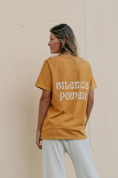 CAMISETA GOLDEN SILENCE POWER